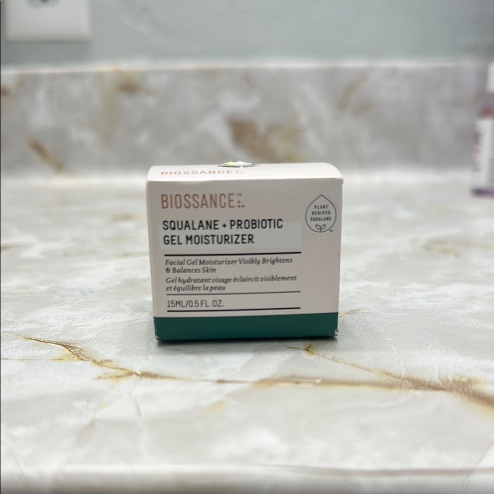 Biossance Squalane +‎ Probiotic Gel Moisturizer - White and Green